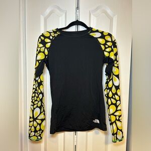 The North Face - Black & Yellow Fitted Long Sleeve Floral Pullover Stretchy Top